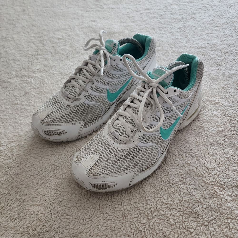 Nike Air Max Torch 4 , Women's Size 11, Pre-owned - White/Hyper Turquoise